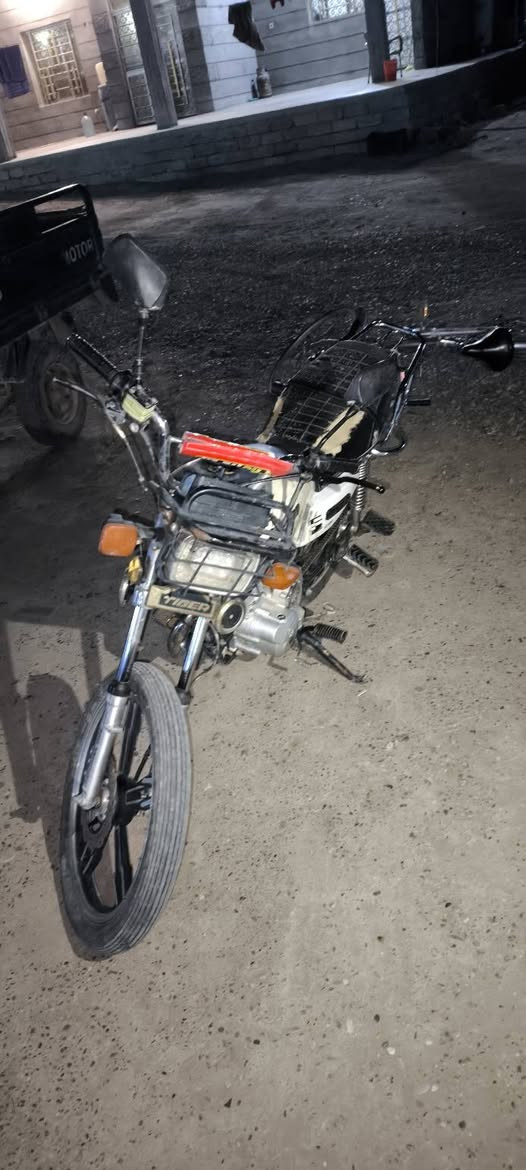 السلام عليكم البيع تايكر خمسه كير 
موديل 20/ ما مفتوح 
مكاني بيجي البوجواري


**إذا كنت صاحب هذا الإعلان وتريد حذفه لأي سبب، رجاءا أرسل رسالة إلى الدعم الفني**