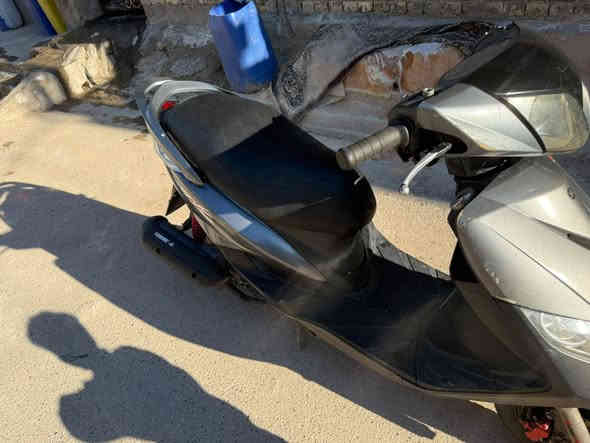 السلام عليكم
دراجه  ثعلب كابريتر سرعه (140) جديده مال رمبه صارلها شهر واحد من نازله من رمبه كلها بلاديه لامفتوحه ولا مبدل بيها شي كهربائياتها بلاديه دبلات شاصي مكينه كلها بلاديه  هيج صوتها حلو ومرتب (نقصه فقط يده البريك الخلفي  مكسوره )

 سعر(750) وبيها مجال لشراي 

بغداد البياع  رقم الهاتف ***********
