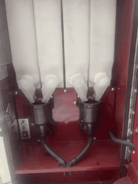 سلام عليكم مكينه كهوه ونسكافه وهت جكليت تحتو عله 4خانات سعره 600الف شغاله مستخدمه اقل شهر رقم وتساب 
0774025 6043
