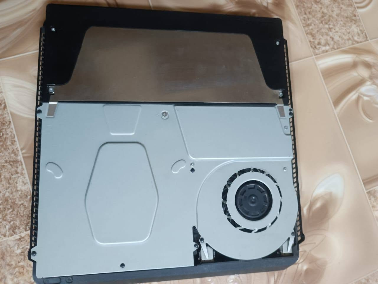 السلام عليكم
Ps4 slim
بلي فور سلم ذاكرته واحد تيرا 
لوك ستكير جهاز جديد على ايدي شتريته يعني مو باله الله شاهد
ويا يدتين وقرصين gta ومورتل كومبات 
جهاز مكفول من اي عطل لو خلل كامل ملحقات عدا الكارتون ومامفتوح تكدر تاخذه تفحصه عد اي ابو محل لا مخلوع ولا مفتوح ولا ملعوب بي 
رجاءً الي مو شراي لا يتصل ولا يخابر متواجد واتساب وماسنجر *********** 
بلنسبه للسعر ماعرف اسعارهن بس مابيع اقل من سوك 
مكاني البصرة الجبيلة
