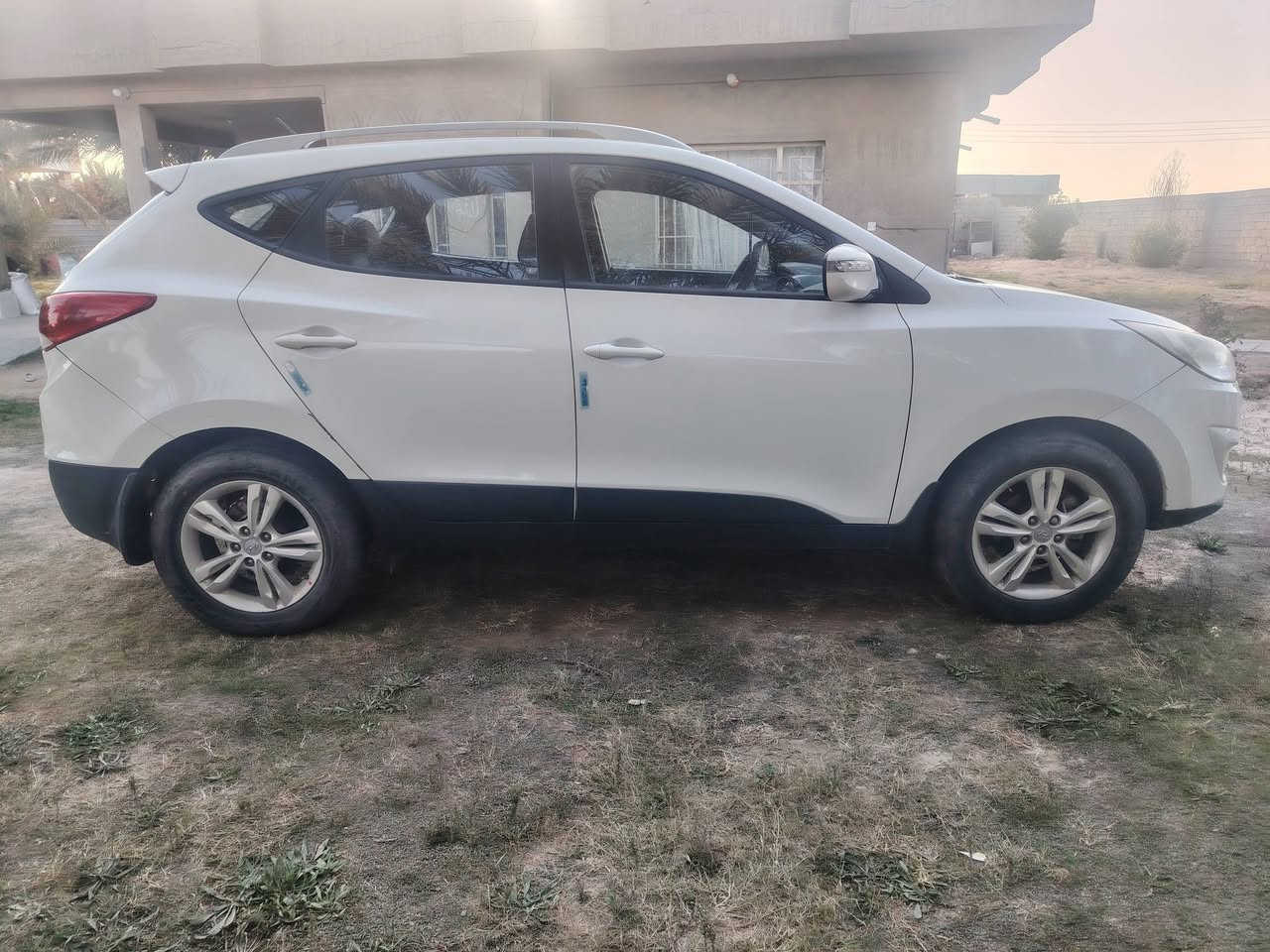 سياره توكسان موديل 2012 للبيع خليجي مكفوله من اي ضرر رقم بغداد سنويه بأسمي السعر 145 وبيه مجال بسيط ***********
