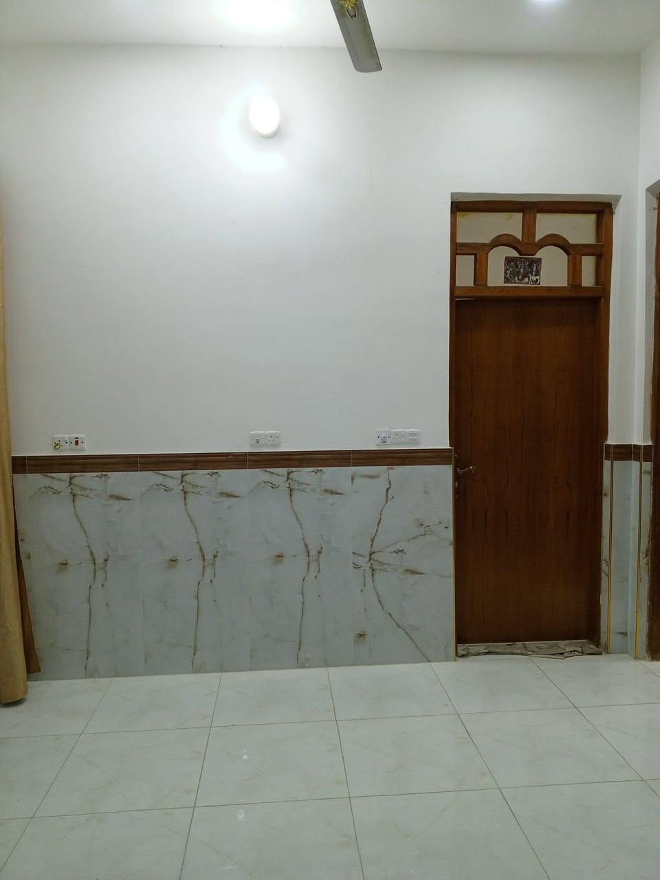 بيت للبيع مساحه 126 قرب شارع 20 منطقه حجي حسن جمعيات ***********
