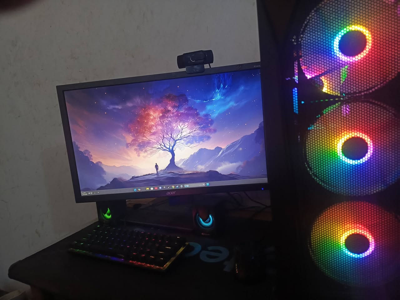 تجميعة كاملة للبيع 🖥️
🖥️ مواصفات الجهاز:

 • 🧠 المعالج: Intel Core i5-10400F (6 أنوية / 12 خيط)

 • 🎮 كرت الشاشة:  RTX 3060 12GB

 • 💾 الرام: 16GB DDR4 3200MHz 

 • 💽 التخزين:
  🔹 SSD 120GB
  🔹 M.2 120Gb
  🔹 HDD 500gb 

 • 🧩 اللوحة الأم: PRIME H510M
 
• 🔌 الباور سبلاي: 600w 

 • 💡 الكيس: GALAX RGB مع مراوح وإضاءة
 
• 🖥️ النظام: Windows 11 Pro 

🛠️  نظيف جداً من الداخل والخارج – بدون أي مشاكل

🎯 يشغل ألعاب مثل:
 • GTA V / Fivem ✅
 • Fortnite ✅
 • Warzone ✅
 • Valorant / PUBG ✅
 • التصميم والمونتاج 

  وياها شاشة من Acer 💻

FHD 
24 INSH
60HZ 

مع ماوس من رد دراكون 🖱️

و كيبورد ميكانيكي ⌨️

💰 السعر المطلوب: 850,000 دينار عراقي

📍 الموقع: [بغداد الشعب  ]

📞 للتواصل: [راسلني خاص أو ***********]
