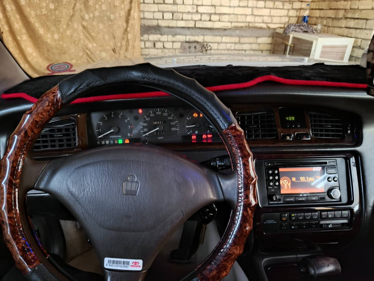 سلام عليكم بطه 92 محرك 2500  سياره بلاديه جديده ثلاجه خلفيه تخم تاير صدر أمامي خلفي منضومه زنون لا خياس لا معجون  مكفوله سياره انضف من الصور رقم 11 بسمي العنوان بغداد الزعفرانيه  رقم ***********
