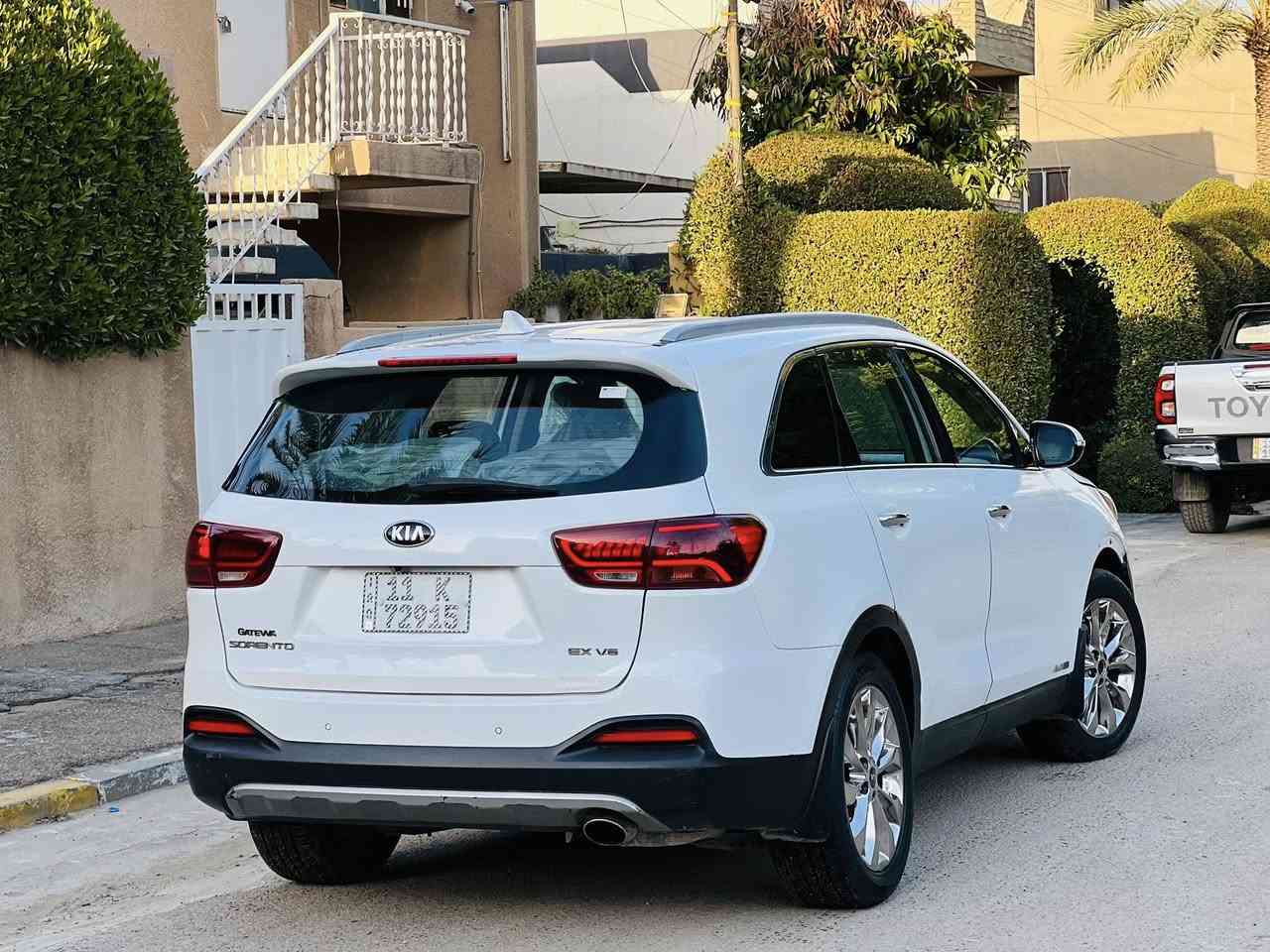 سورنتو 2016 وارد ستة سلندر بدون ايرباك صبغ جاملغ وبنيد وجاملغ خلفي رقم بغداد سعرها 174 وبيه مجال مكينه ستة سلندو كفالة كشنات كهرباء  تبريد ثلج تخم تاير جديد كشنات تدفئة كامرة خلفية دوارة حساسات خلفية فور ويل بردات جانبية اشاير بلمري نضام ايكو سياره جاهزه من كل نقص مكاني بغداد *********** مامتواجد علنت شراي اتصل
