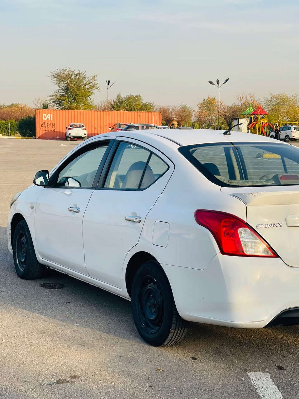 نیسان سەنی مۆدیل ٢٠١٦ تەحویل غرامە بەشەرت 
گێر مەکینە  تەبردیت بەشەرت  چار پارچەی بۆیاغە بێ ناو گرتن  
*********** أربيل, العراق
