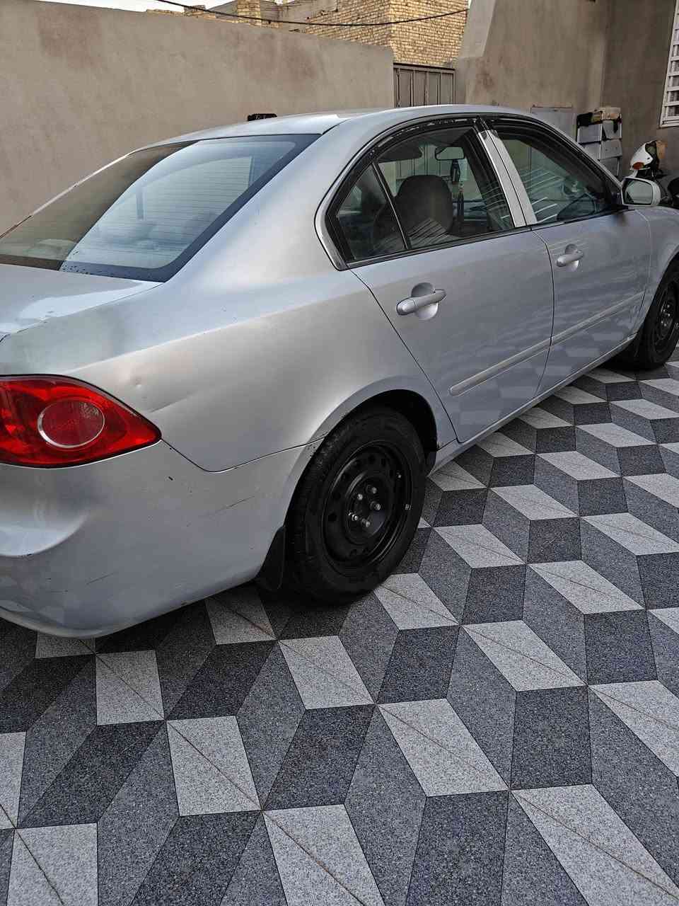 سلام عليكم البيع سياره اوبتمه امريكي 2006 سياره بسمي تحويل مباشر بيهة ضربه بل جاملغ الوره كير ومكينه قبل شهر شادهن راديتر جديد باتري جديد تبريد ثلج خير من الله مكينه 2400 حساسين المرغوب سياره خير من الله ما ذب عليهة ربع سعر 85 ول مو شراي لا يخاب. وتعبني ***********
