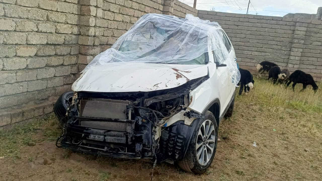 سيرنتو ١٣
سته سلندر رقم اربيل 
فول واحد على واحد ابيعها على حادثهه 
السعر اتصل الرقم ***********
***********
