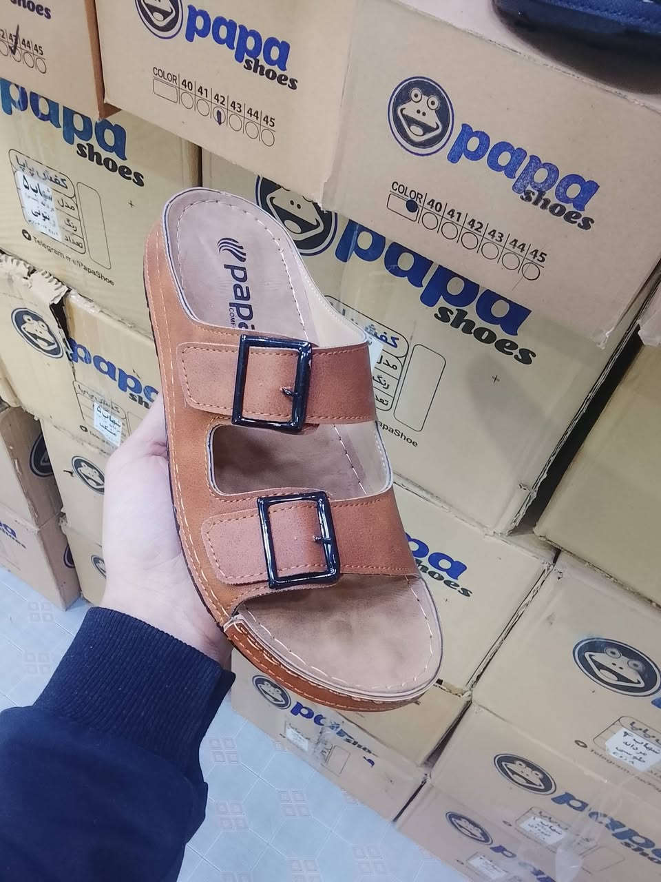 شحاطات بابا مخيط سعر القطعه 4500الكارتون 8 قطع 36الف متوفر خدمة توصيل بصرة وكافة  محافظات العراق راسلني خاص ادزلك كل موديلات ***********
