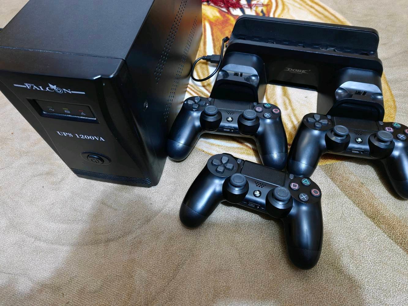 ملحقات بلي 4
قاعدة تبريد وشحن جوستكات بلي 4 برو السعر 15 قفله
جوستك بلي 4 برو اصلي شرط الفحص ع 35 القطعة
يوبي اس فالكون 1200 السعر 50 
عنواني بغداد اي استفسار عالرقم ***********