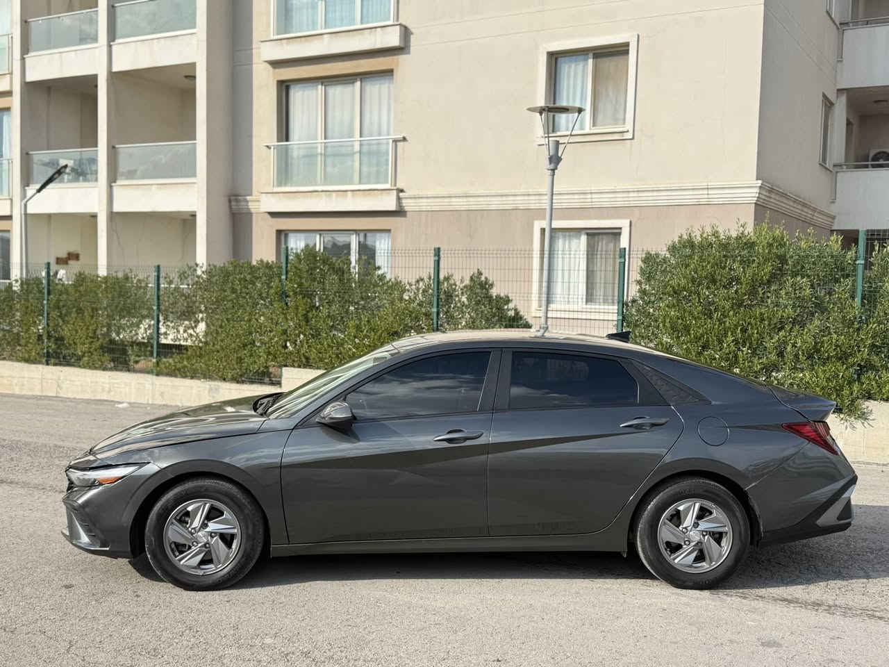 السلام عليكم.           السعر ب133للبيع فقط
النترا 2024👉👍

السعر ب133بيها مجال 

وارد أمريكي ماشيه 19mi

حادث نص بنيد صبغ بيها مكانين تعديل بارد 

بدون ايرباك بدون دواخل 

محرك  2000 دوش
مواصفات ...
سويج 
كامرا دوارة🖥️
تبريد مناخين منفصل
رادارات 360 درجه
امامي وجانبي وخلف
تحكم ستيرن ٤ جهات
٣ وضعيات قيادة
لد بالدشبول ٣٦٠ لون
مثبت سرعه
قيادة ذاتيه
تحذير عند مغادرة المسار
توقف ذاتي
ترحيب
مانع انزلاق
مكان سيارة اربيل 👉👍
شراي يتصل
***********
