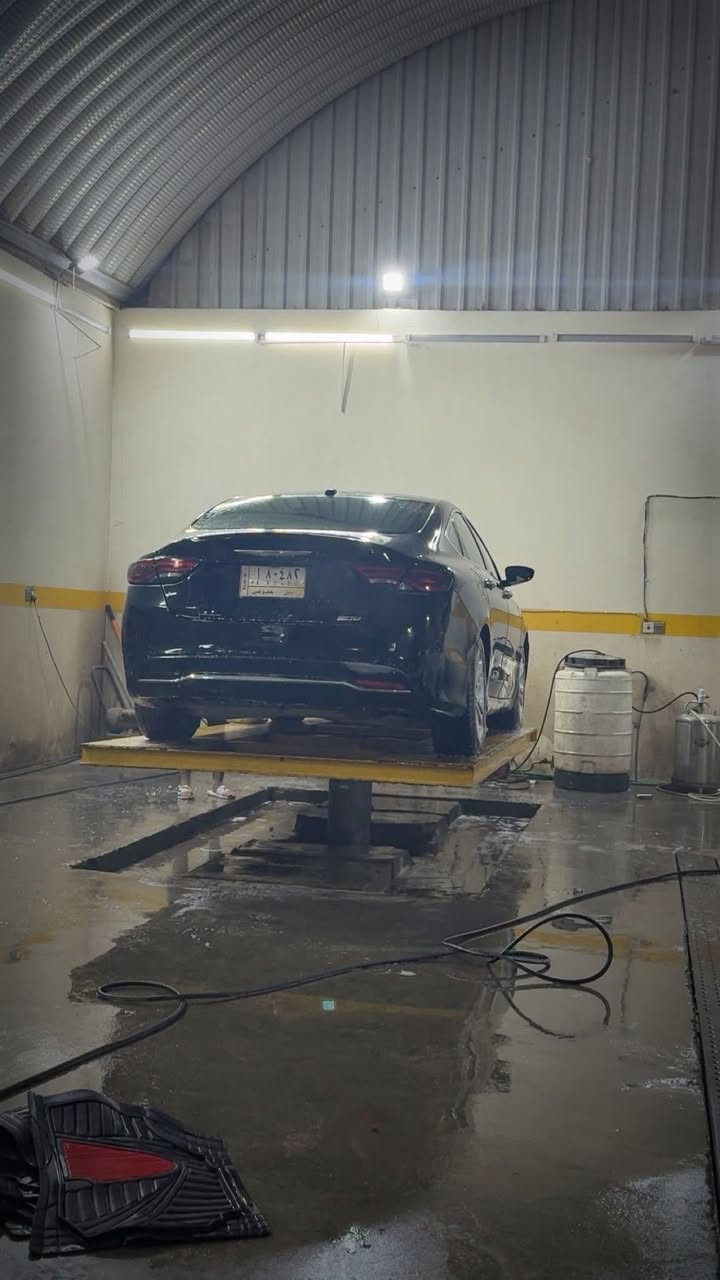 سلام عليكم 
C200 2015 
محرك 2400
السعر مناسب 
اتصال فقط ***********
