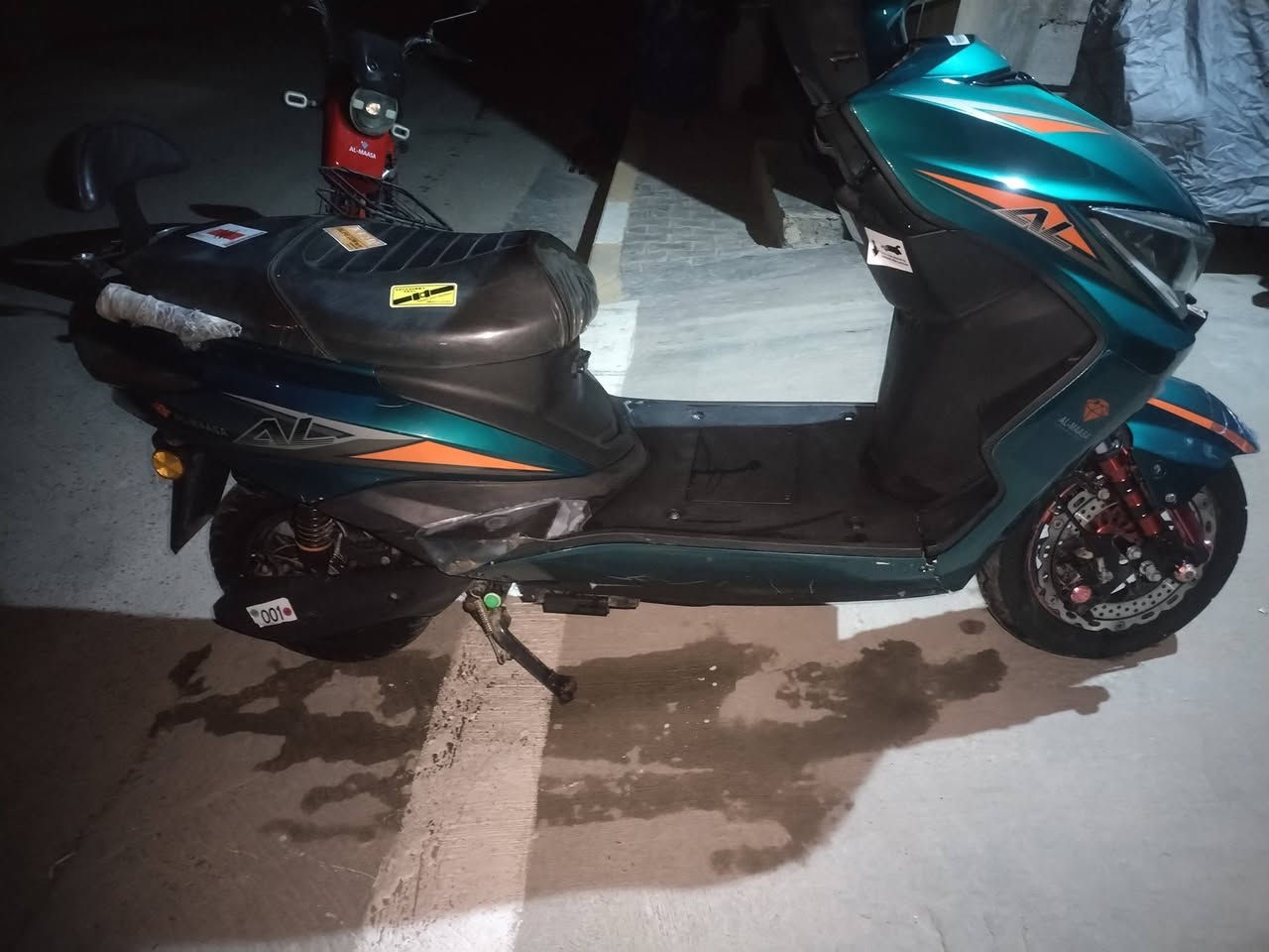 السلام عليكم دراجه شحن موديل25 الماسه 6 بطاريات الك الفحص السعر 550وبي مجال ودراجه شحن حجم 20الماسة 5بطاريات كبار الك الفحص السعر 200 وبي مجال الشراي يتصل ويدلل ***********
