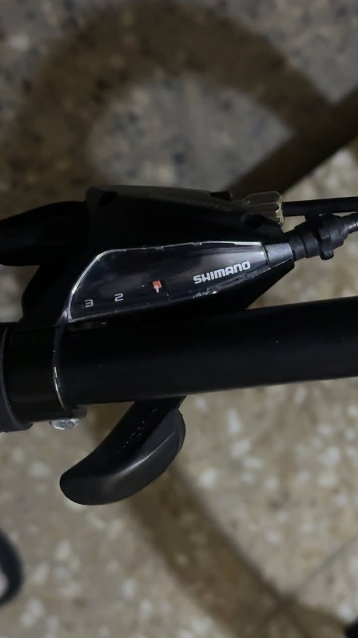 بايسكل flash v16 حجم 27.5 نظام كير شيمانو 7 سرعات بريكات شيمانو V السعر 100 الف قفل  البايك كلش جديد ماعندي توصيل مكاني منصور.


**إذا كنت صاحب هذا الإعلان وتريد حذفه لأي سبب، رجاءا أرسل رسالة إلى الدعم الفني**