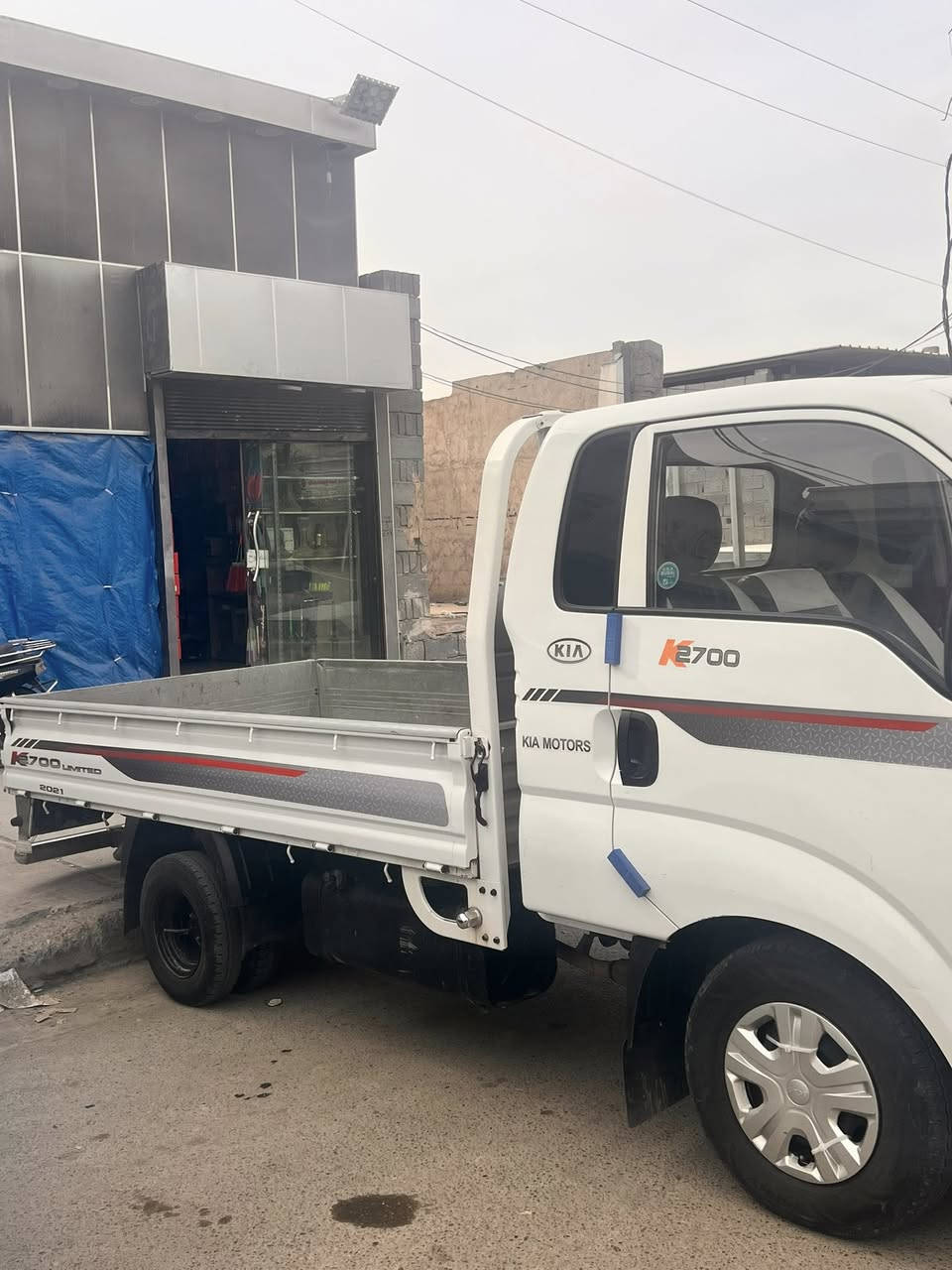 سلام عليكم كيه بنكو 2700  موديل 2021سياره خير من الله مكفوله من شواصي محرك كير رقم بغداد مكان سياره لانبار السعر 145بيه مجال رقم الهاتف ***********
