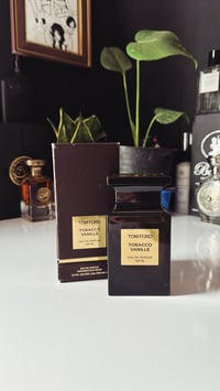 جمعه مباركه  مجموعة عطور اصليه مستخدمه للبيع  07810293964