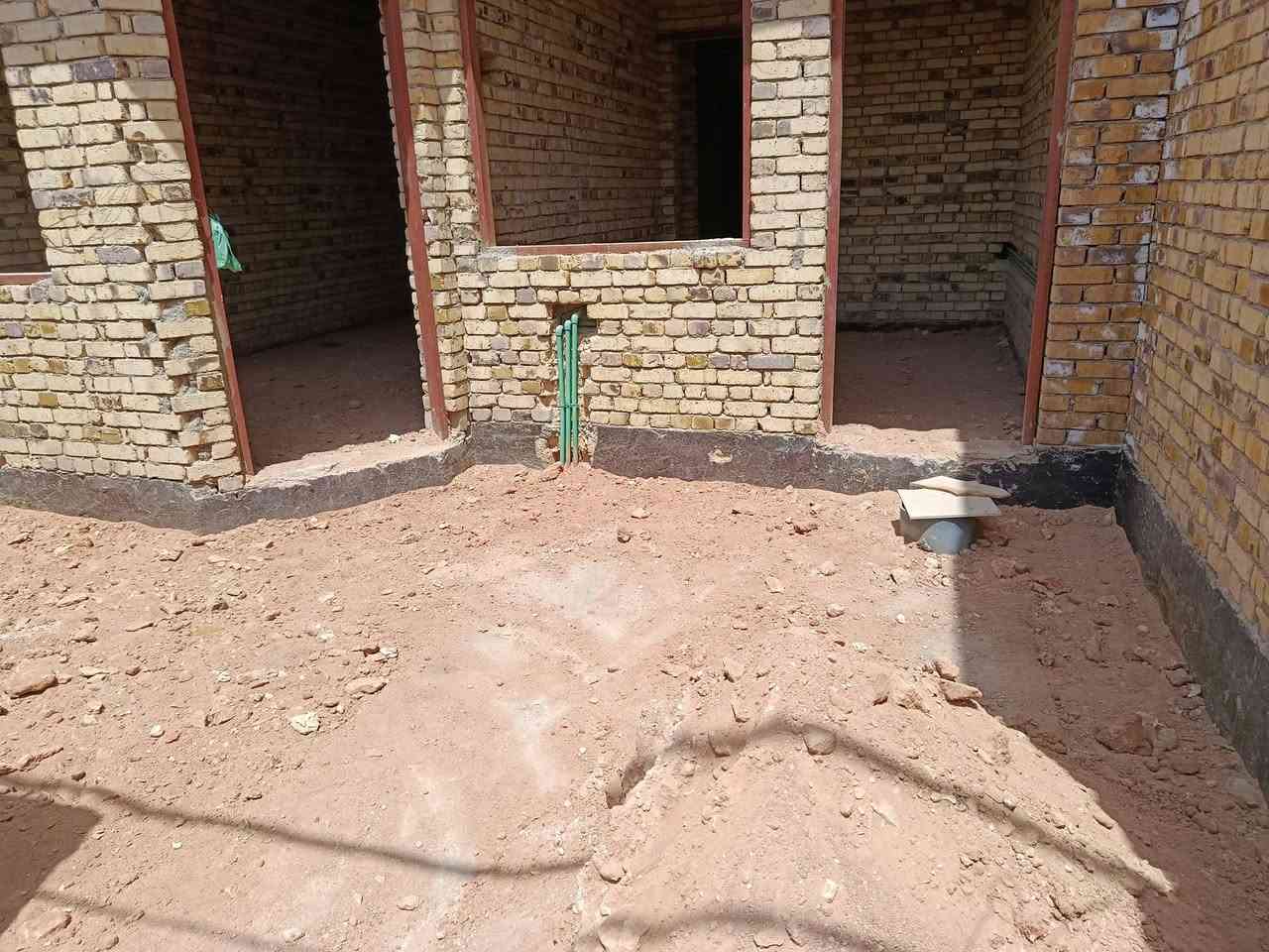 بيت للبيع 🏠
سند 25 مرقم ومشمول تطويب خدمات تبليط معاملة بالبلدية 

⭕️المساحة 150 متر الواجه 7.5 متر ونزال 20 متر

⭕️العنوان الدار  / التقية الثالثة _ شارع مكتب الميار . مجاور مجمع الروان 

⭕️بناء  طابوق درجة اولى 🧱🧱

⭕ السطح مطبك شتايگر 🪟

⭕ مأسس ماء ومجاري 🚿🚽

⭕ مدفون طبقة سبيس 🪏🪏

————————————— 

           تـــفـــاصـــيـــل الـــدار 

(كونكريت مسلح )

⚜️ 2 غرفة سويت 🏠🏠

⚜️صالة  🏫

⚜️استقبال🏫

⚜️مطبخ 🏠

⚜️مجاميع صحية 2 🏠🏠

⚜️طارمة  🛣️🏫

ــــــــــــــــــــــــــــــــــــــــــــــــ

السعر 54 وبيه مجال 

#نستقبل_جميع_عروضكم

———————————————————

للاستفسار الاتصال او مراسلة واتساب 

***********
