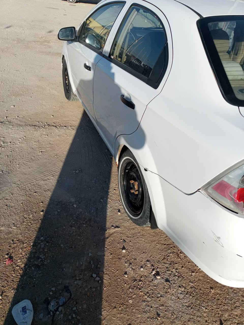 السلام عليكم.لبيع سياره افيو لون ابيض فول اوتوماتيك رقم صدامي بغداد نظيفه جدا جانيه من سنه 2017 .سعره 45 ورقه وبيه مجال بسيط مكانه بالنجف حي الغدير اي  استفسار الاتصال على الرقم ***********
