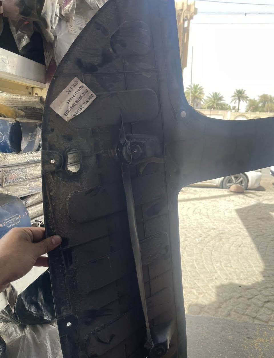 سلام عليكم 
متوفر غراض كيا بيكاس للموديلات الحديثة كل غراضة متوفرة للأستفسار : ‭0771 238 9126‬

