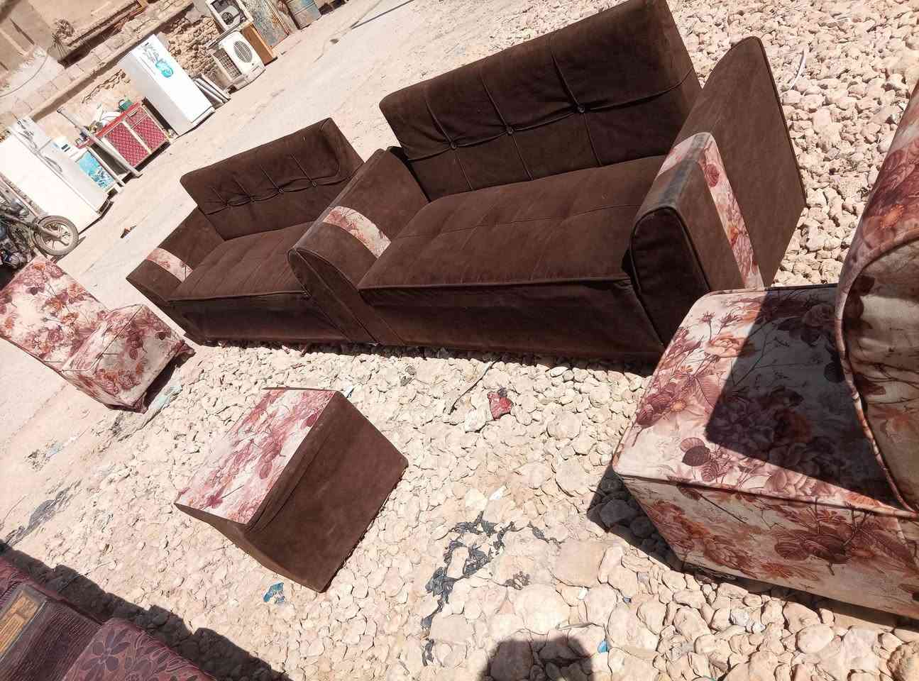 تخامه كويتي مال صاله 7نفرات نضيفات ومرتبات جدا  مكاني بالقاسم شارع البريد بحي كامل والسعر مناسب ***********
