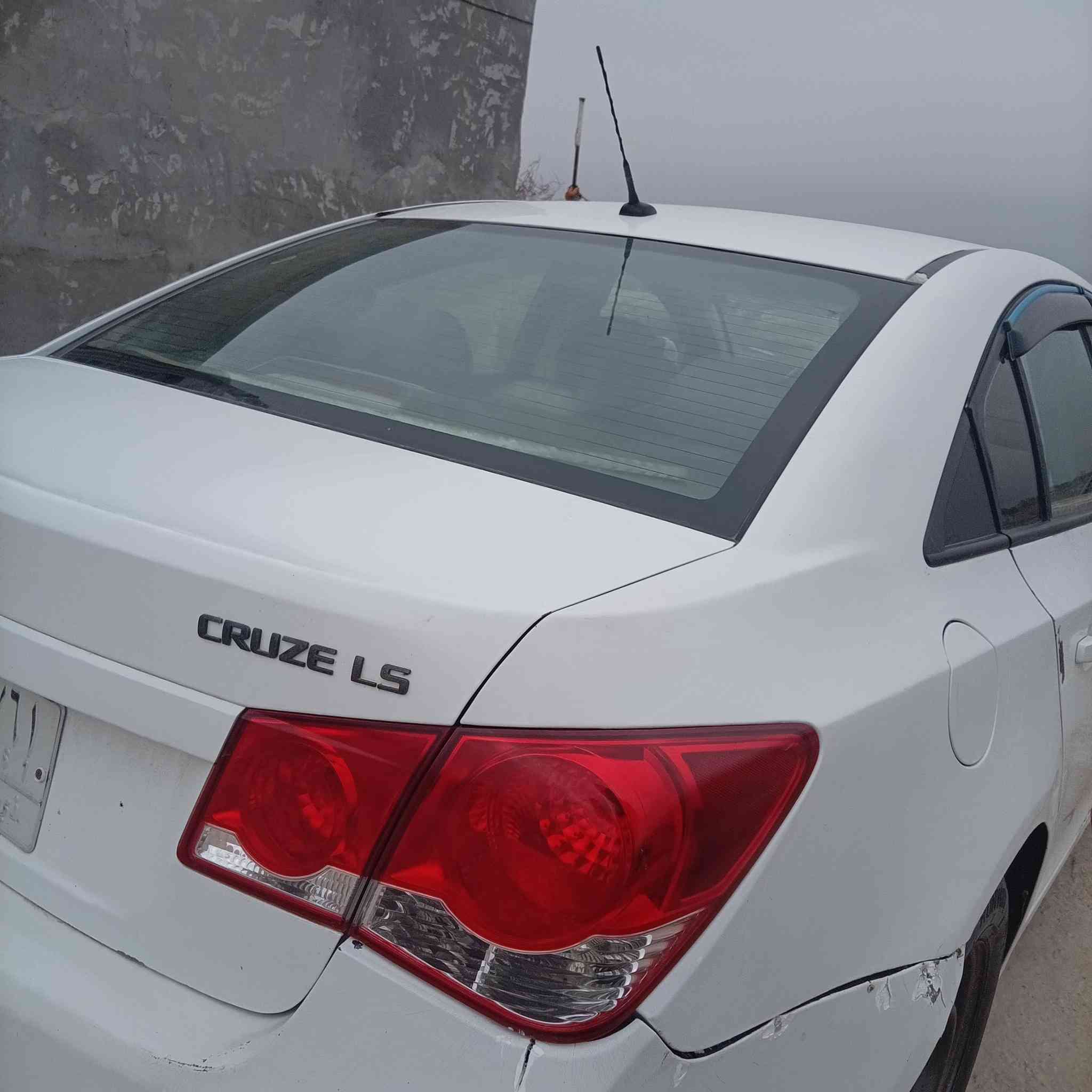 شوفرليت كروز للبيع 2013محرك وكير كورلا السعر 63 وبيها مجال ***********
