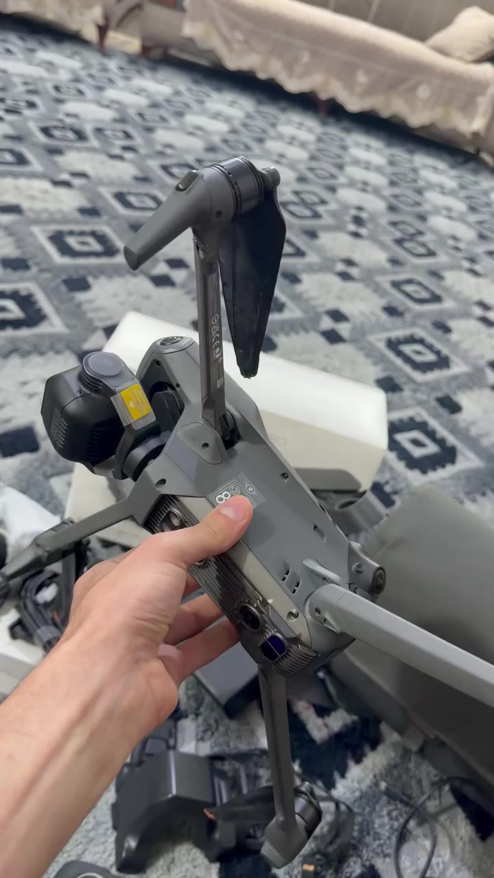 سلام عليكم مافيك ٣ برو البيع جديدة لوك مثل مواضغ بل فيدوات سعر خاص بعده  اليبل بل كمبل يعني ممستخدم هواي 
السعر ع خاص 
رقم 👇
***********
