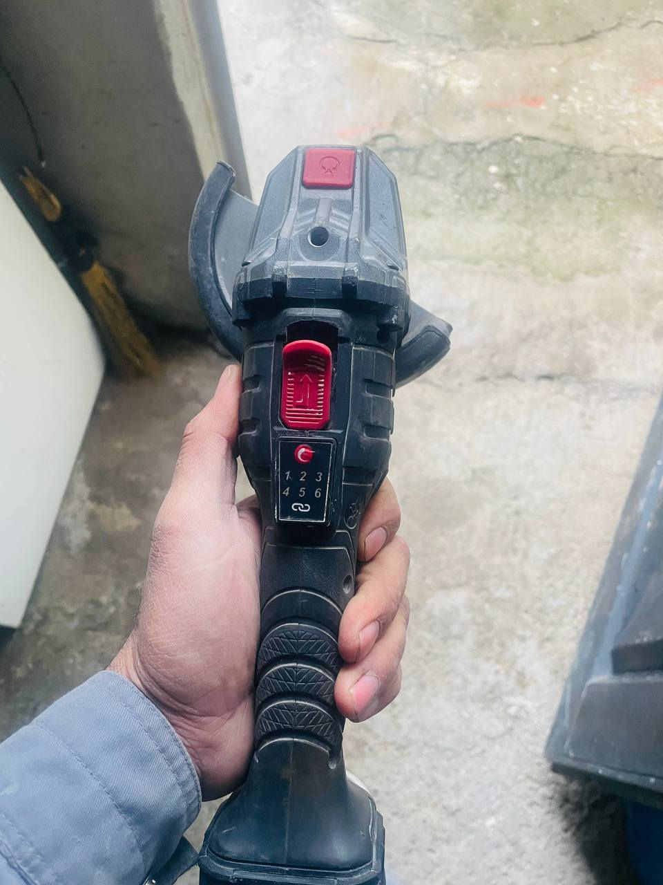 للبيع فحم ماعندي باتري افحصها بدون باتري وشاحنة ألماني بارك سايد برشلو٢٠ مع التوصيل


**إذا كنت صاحب هذا الإعلان وتريد حذفه لأي سبب، رجاءا أرسل رسالة إلى الدعم الفني**