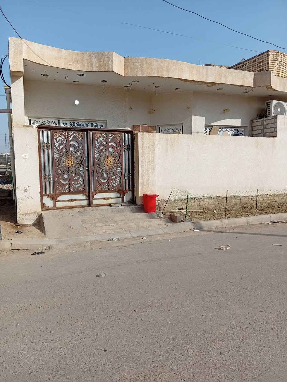 بيت 100متر الحي الجامعي مطلوب اسكان للبيع
***********
