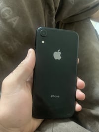 آيفون اكس ار • ذاكرة ٦٤ • بطارية ٧٨