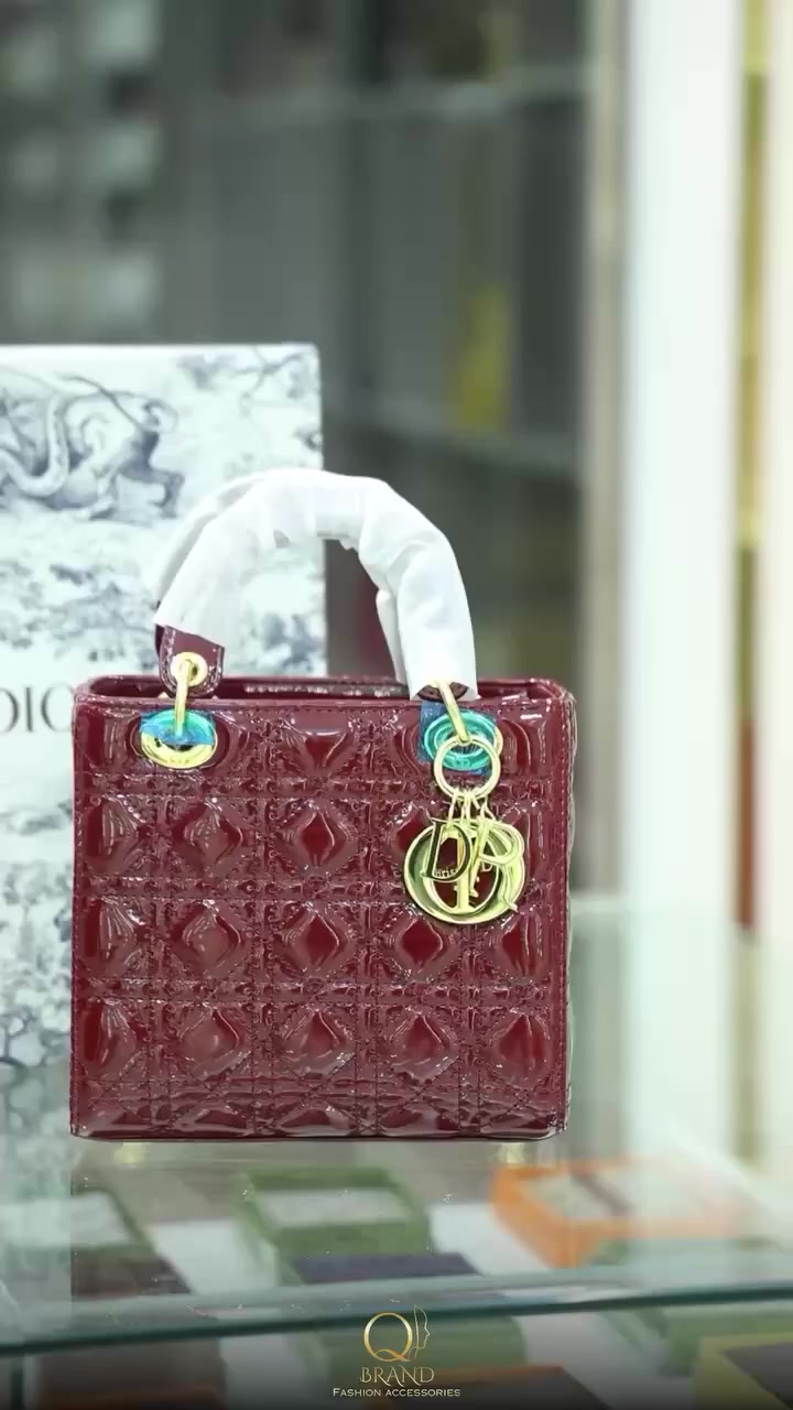 • السعر: 10 آلاف دينار فقط! 💰
• الخامة: نختارلكم أفضل الخامات بلمسة عصرية.
• التوصيل: متوفر شحن لكافة محافظات العراق 🚚 (لباب البيت).
للحجز والاستفسار:
💌 راسلونا على رسائل الصفحة (خاص).
 #جنط #MyBag #حقيبتي #بابل #المستقبل


**إذا كنت صاحب هذا الإعلان وتريد حذفه لأي سبب، رجاءا أرسل رسالة إلى الدعم الفني**