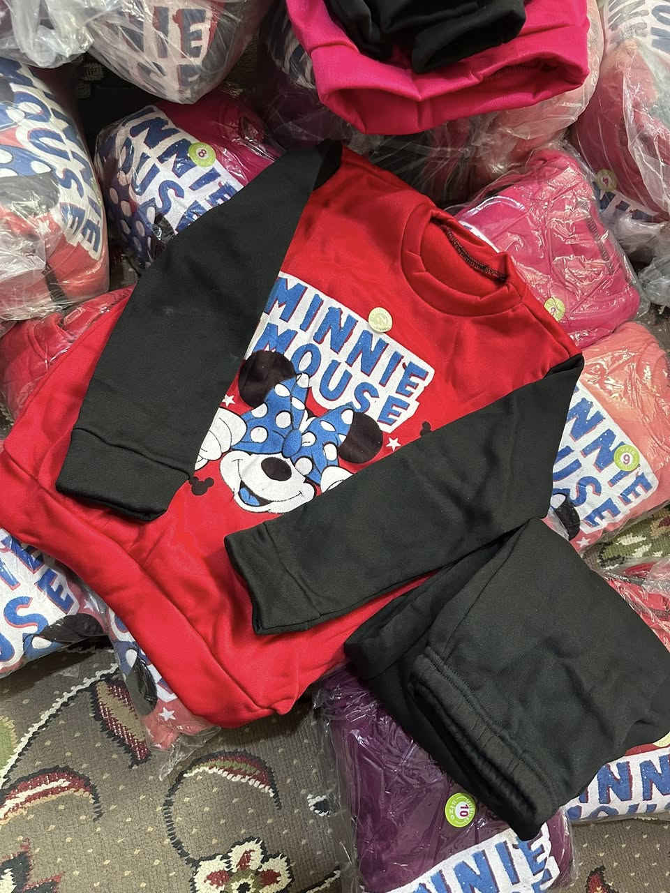 ٣ درزن لەم قاتانەم ماون بەیەکەوە ئەیفرۆشم دەرزەنی ١٢ قات تەنها بە ٢٤ هەزار🔥
قیاس (٢–٦)ساڵ 
گەیاندن هەیە 
*********** whats ap - veber
