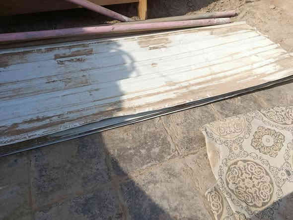 خمس جينكوات اربع امتار الوحده نظيفات سعر الوحده 15 الف اربع بواري طول 4 متار الواحد على 15 اربع مشبك الوحده ب 10 ناصريه اريدو ***********
