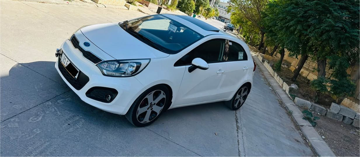 السلام عليكم عندي هذا كيا ريو موديل ٢٠١٣ مواصفات فول سياره صفر شريكه الون ابيض ثلجي بدون حادث بدون تعديل بدون مفتوح سياره فقط بي ربع باب رش بدون دواخل سنوييه و ارقام كله جديد حته ٢٠١٣ شهر الثاني محرك كير مامفتوح ابد شرط سياره تايرات حداديه امامي و خلفي جديد مابي نواقص سياره تبريد تتفيه كله شرط شغال 
سياره مال بيت كلش حلو ماشي ١٤٠ الف كم شرط فحص 
محرك كير خير من الله ياعني بس تحول سياره و خلص بدون اي نواقص سياره موجود بسليمانيه سعر بيع 100 

تخذ و تروح بس 

ره قم تليفون ***********

محرك قطر تين دوش مرغوب 

مامفتوح سياره فول مواصفات

تايرات جديد 

سلايت 

مرايه شفت 

تحكمات و مسجل غزن اغاني 

نيضام eco مال بانزين 

كشافات 

ويل كب 

دواخل جوزي 

فول فول السليمانية, العراق
