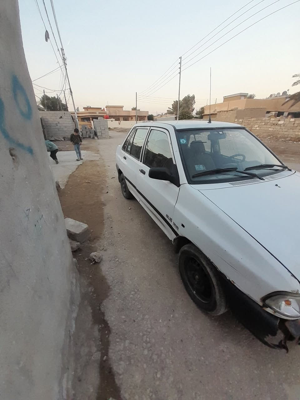 السلام عليكم للبيع سايبة خصوصي ٢٠٠٩ رقم بغداد سنويه باقي ٤اشهر وتسقط شواصي معمرات السعر ٢٦ رقم الهاتف ***********
