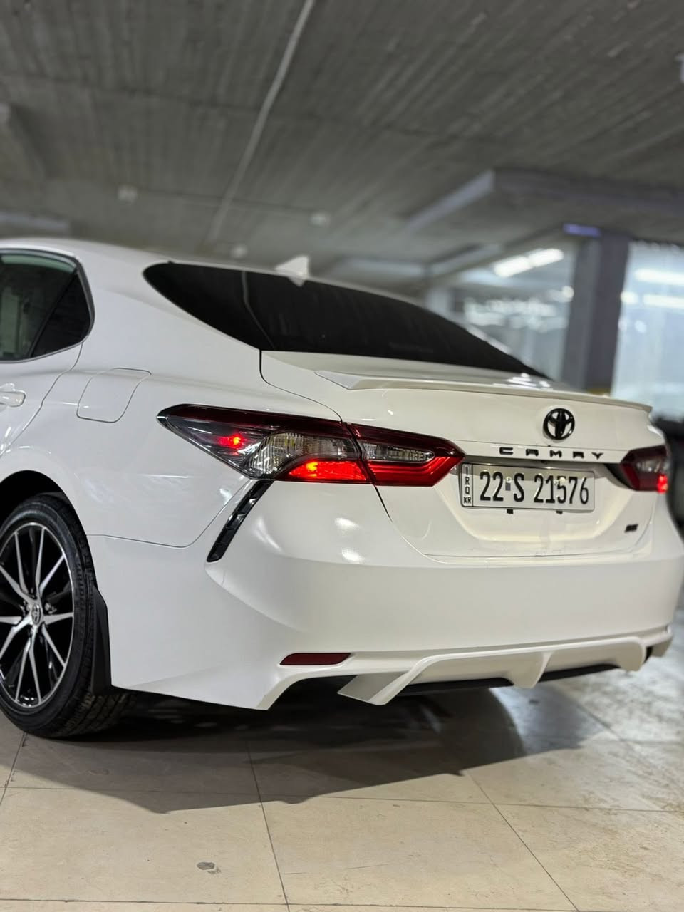 السلام عليكم 
للبيع كامري موديل 2024 
سيارة خير من الله وحادثها خلفي اخت الكلين 
السيارة SE 
ماشيه 21 ميل قبل كم يوم دخلت للعراق 
تحويل ثاني يوم وداخل السيارة كلش نضيف 
مكانها بغداد البنوك 
السعر 23 والشراي يتدلل 

للتواصل 
***********
***********
