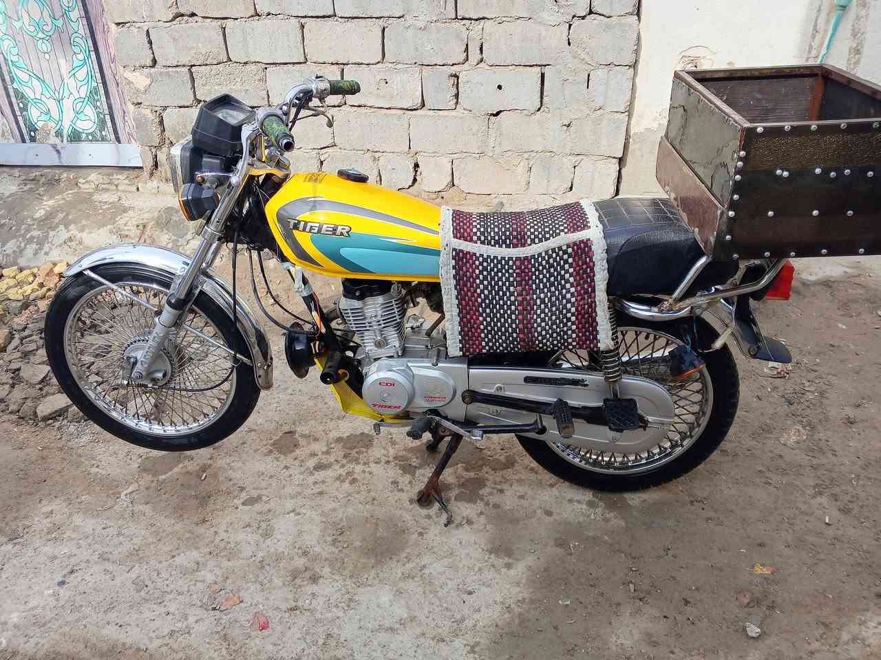 سلام عليكم دراجه موديل 2021 اصولي مكينه كفاله ما مفتوحه *********** 550
