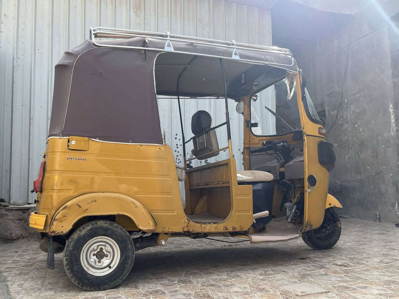 السلام عليكم تكتك مديل20اورق اصولي كفاله من صبغ معجون ماعدا لغد واحد مصلح مكاني بابل الحمزه الغربي 

الاستفسار ***********
السعر 5/500وبيه مجال.
