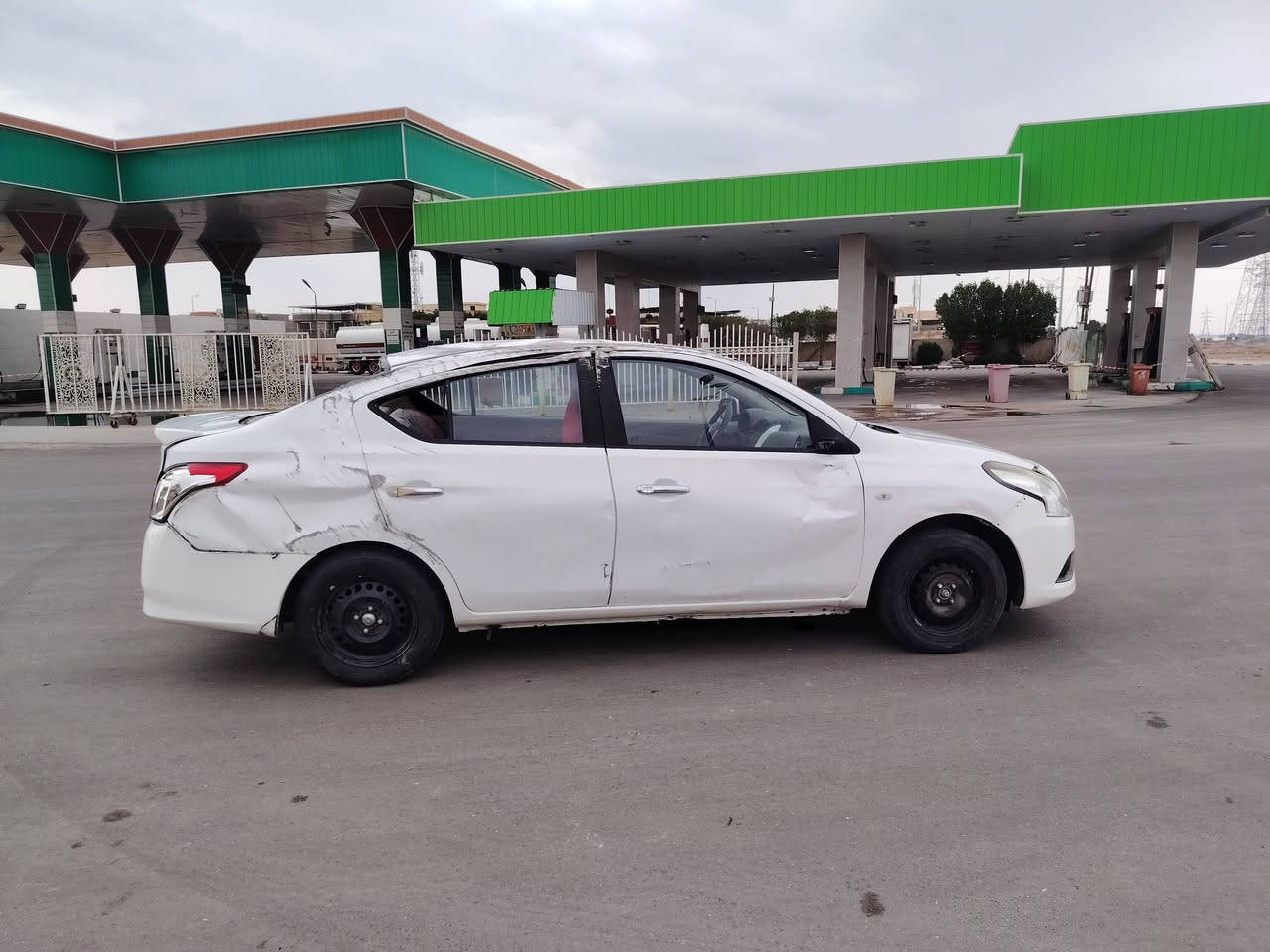 السلام عليكم اخوان للبيع نيسان صني موديل 2021رقم أربيل شرط التحويل اوالوكاله بااسم كردي ماشيه 46 الف فقط السياره كلش جديده كير محرك حداده تبريد داخل كلها على الشركه وشغاله وين تريد اطلع وترايها مال زيرو  للبيع على حادثها الحالي السعر مناسب  وتفاصيل أكثر الاتصال *********** مكانها بغداد الدوره
