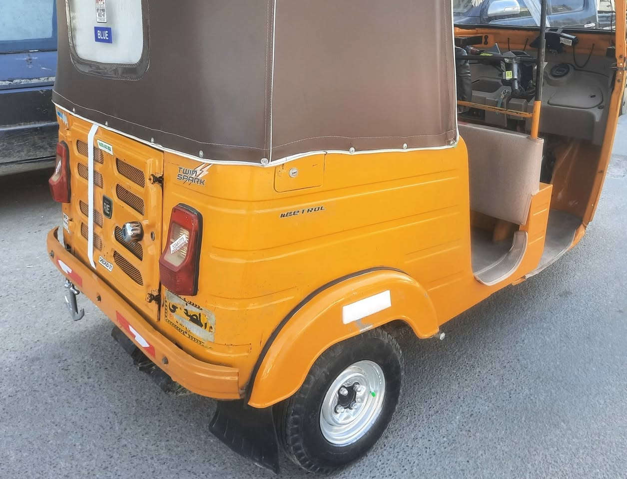 تكتك بجاج موديل 19 شهر 7
أوراق كامله شركه المصطفى
تكتك بلاديه فقط دوسات معمره
العنوان بغداد مدينة الصدر
السعر 4900 وبيه مجال لشراي
***********
