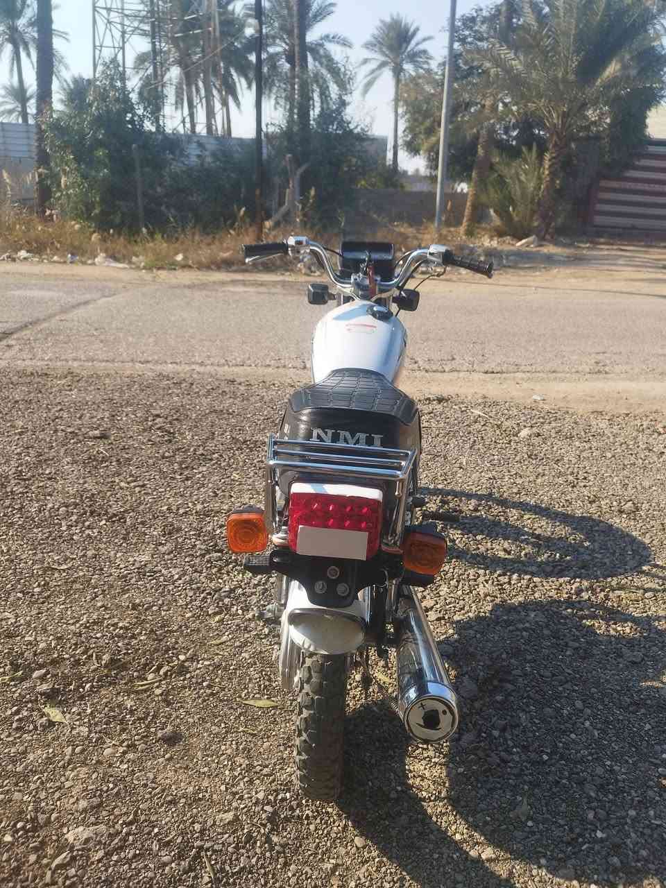 سلام عليكم دراجه اربعه كير لبيع نامه شلامجه اصلي موديل 23 طالعه بنهايه ال23 اربع اوراق وكيلها بل بصره بيها نواقص بسيطه مكينه مكفوله سعرها واحد و100 وبيها مجال مكاني واسط قضاء نعمانيه هذه رقم ***********
