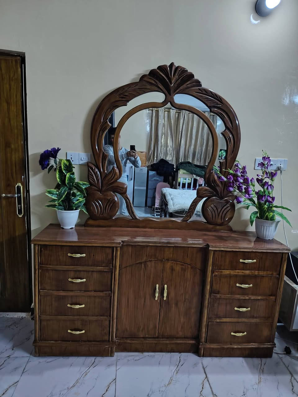 السلام عليكم غرفه صاج اصلي تفصال ثكيله 6 قطع نضيفه مابيها اي ضرر غرفه تكمه درجه اولى الضهر برغي جرجوبه مكان بغداد الاصلاح شارع الجزيره. *********** السعر مليون وبيها مجال
