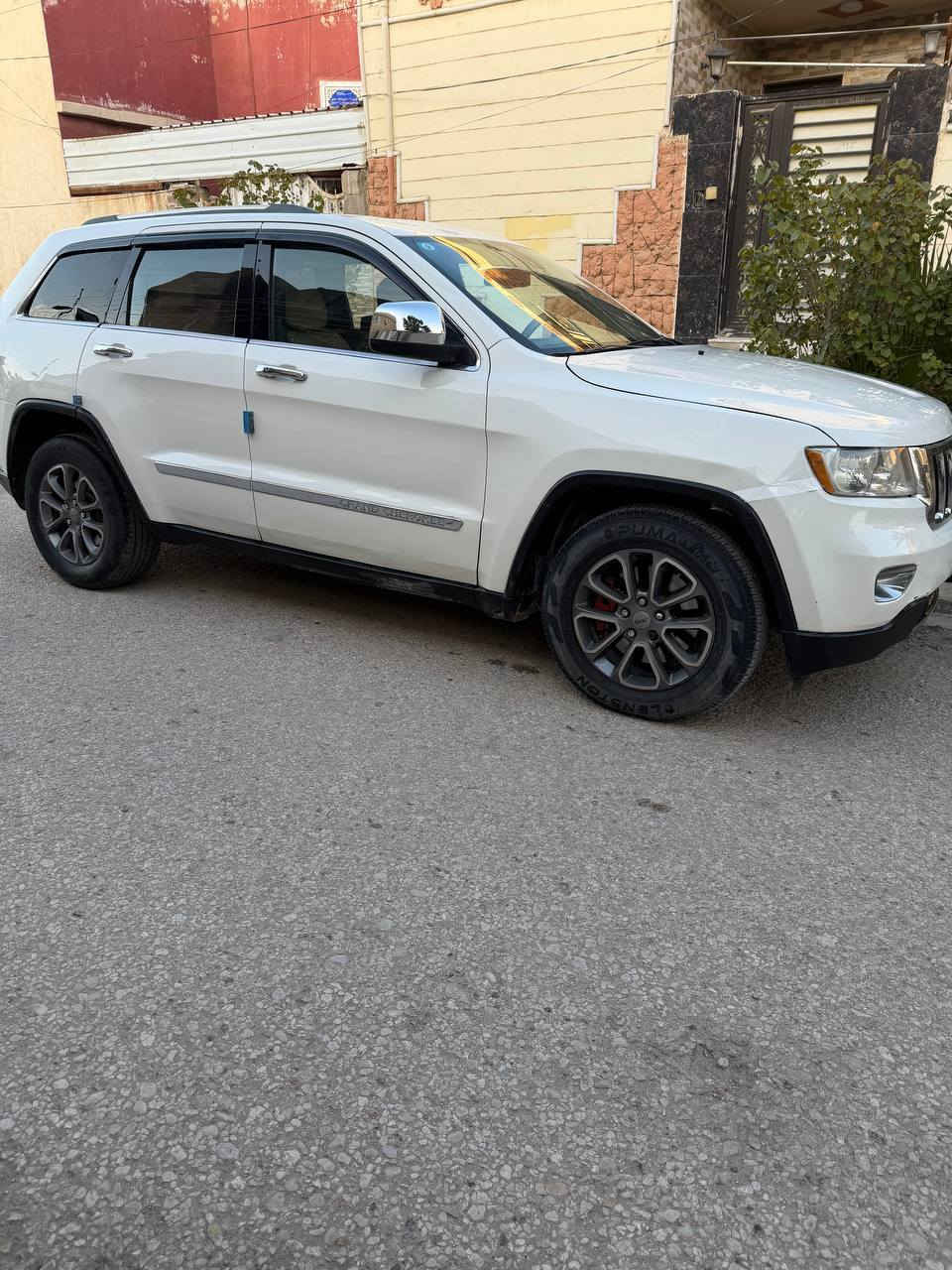 سلام عليكم جيب شيروكي موديل 2012 سياره جاهزه من كلشي مابيه اي نقص فول السياره تحكم جنطه شفط فتحه كشنات كهربائ+ مكينه 8 سلندر هيمي
بيه 5 قطع صبغ بدون دواخل سعر 140 $ وبيه مجال هاتف ***********+اثير ***********
