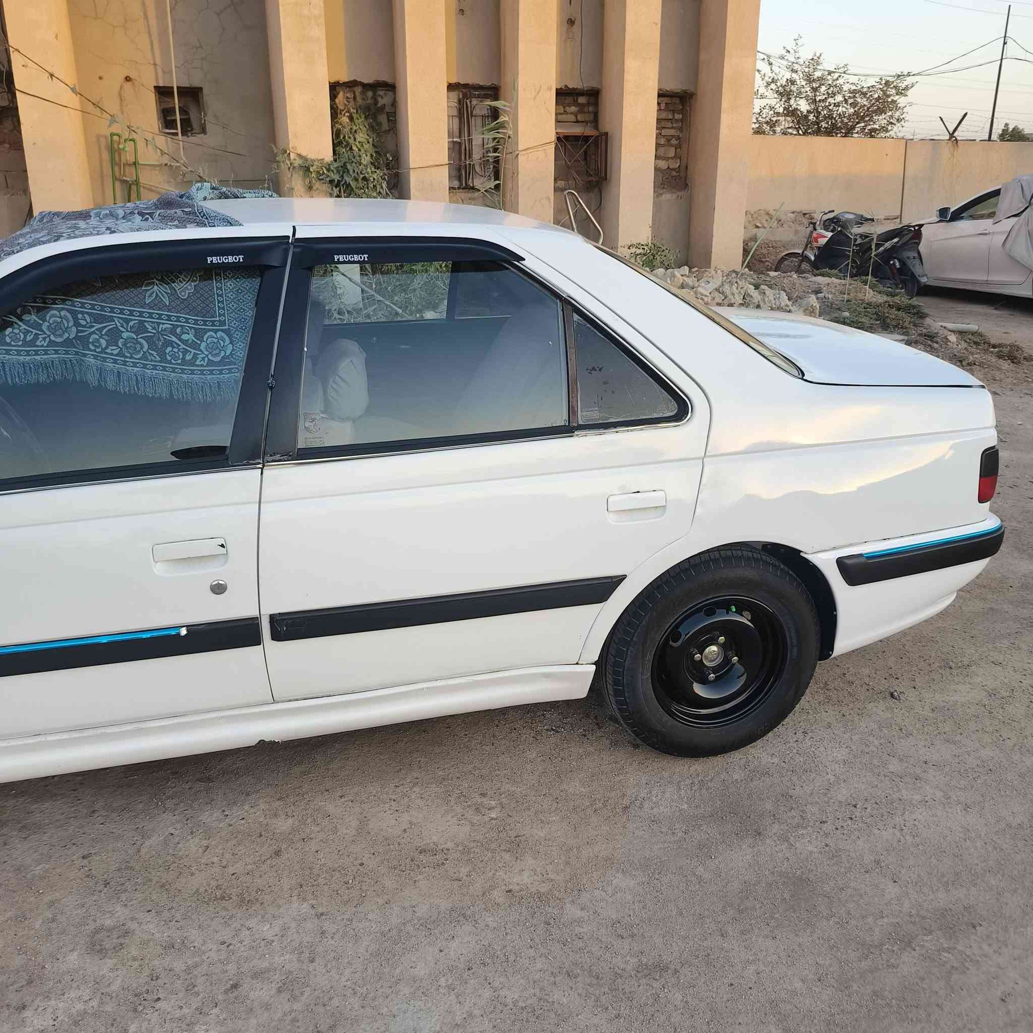السلام عليكم بيجومديل 13بصره جاهزه من كلشي تبريد شغال حداديه جديده مشط استيرن باورجديد دينمو جديد ضربتها موضحه بصوره مبدل بنيد وجاملق مكينه وكيرخيرمن الله اترايك وين مايعجبك السعر40وبيها مجال ***********مصبوغه جماليه
