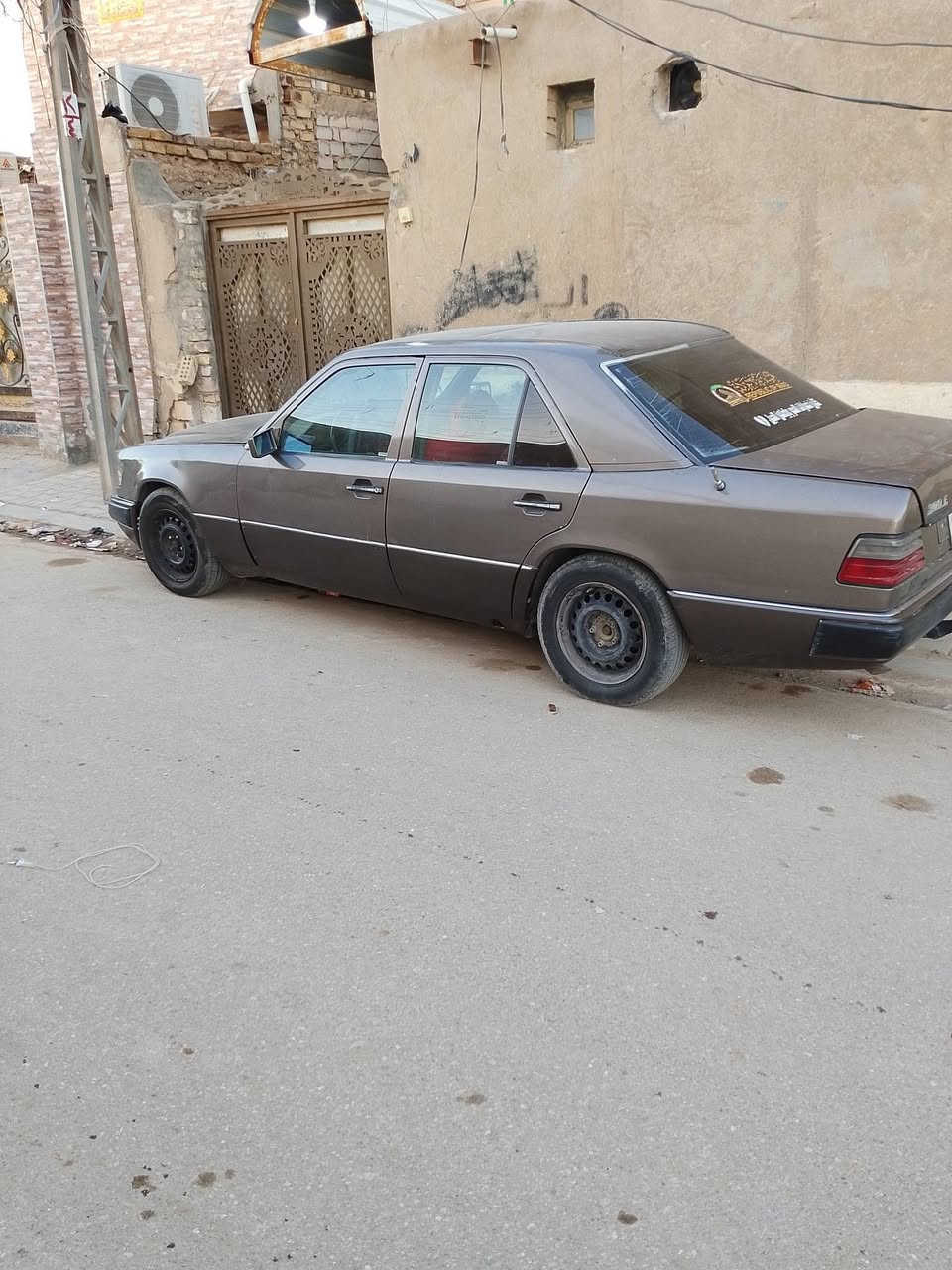 سلام عليكم  دب موديل 89  قواعد دبلات زينات بس واحد بيهن معمر حداداية من الطول للطول كير، مكينة جدد  والبدي شوف العين 
مال جني والسيارة  خير من الله  السعر 40 وبيهة مجال قليل 
مكاني نجف  ***********
