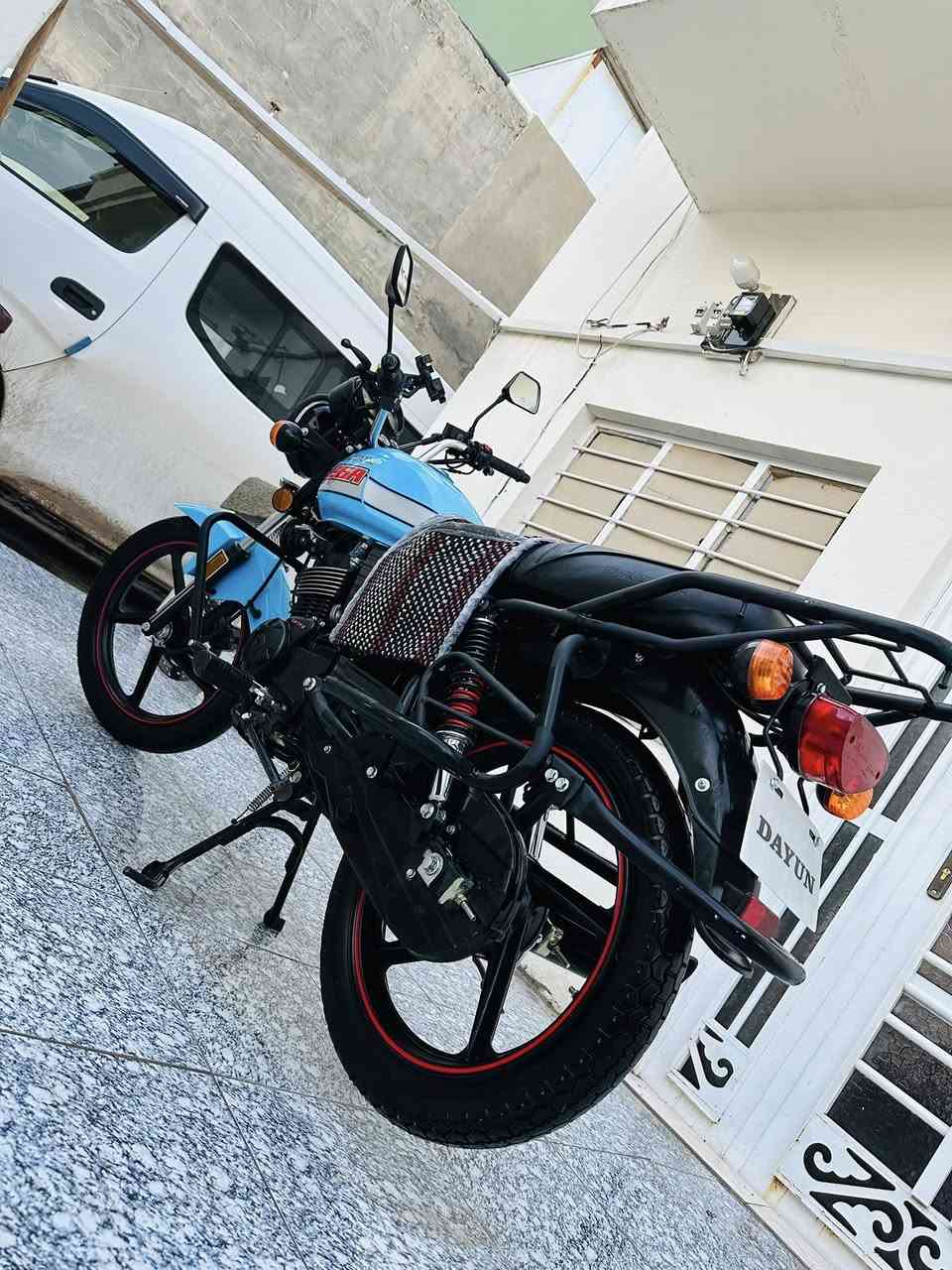 سلام عليكم دايون نفخ مكينه200اوراق سكنر جديده صارلها شهر ونص من طالعه من الوكيل دراجه بحاله الوكاله ماشيه47حقيقي دراجه برغي مامبدل بيها بعدها زيرو عنوان حله مركز المدينه للاستفسار خاص او الاتصال***********☎️🤍🧿
