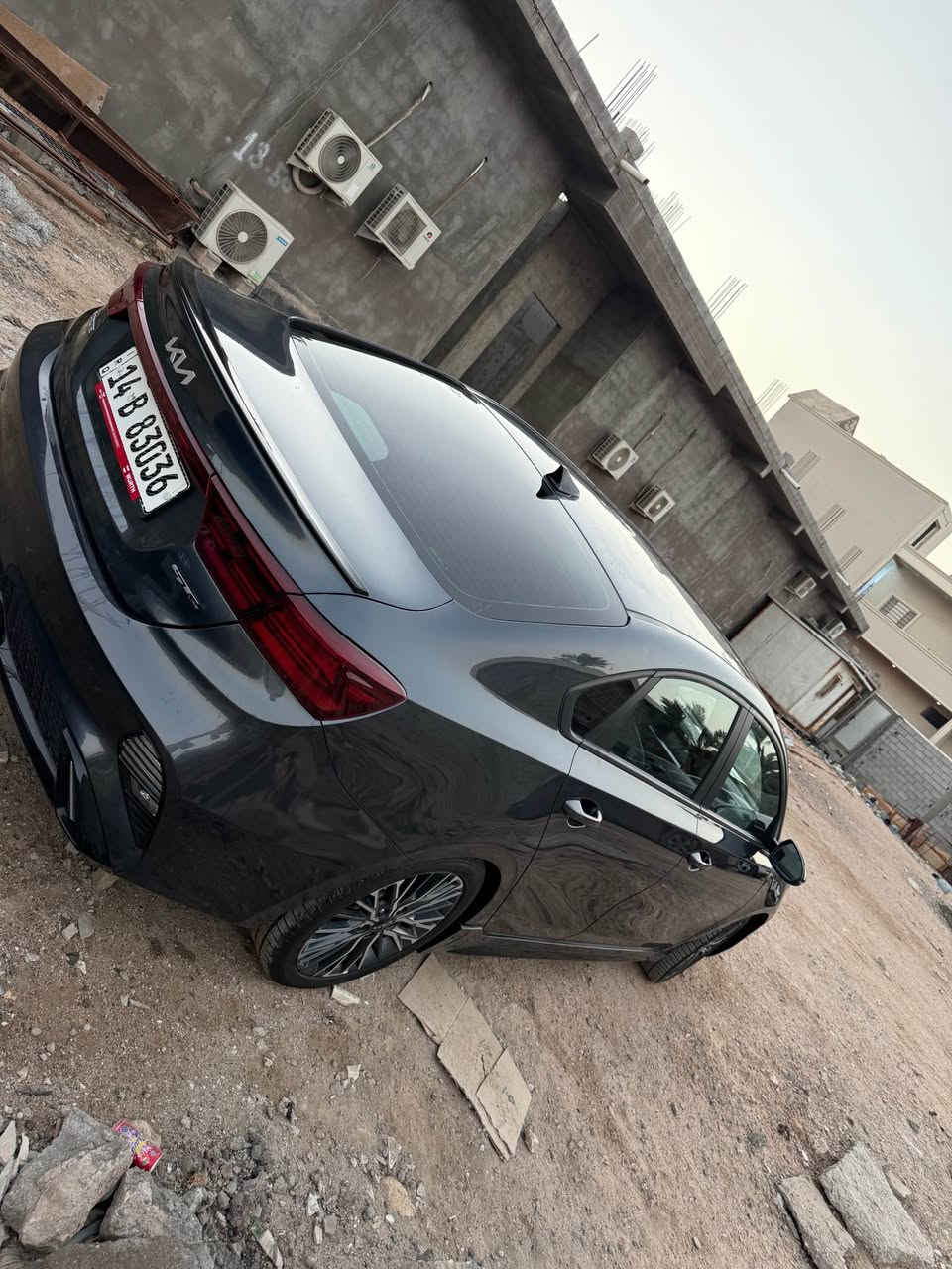 السلام عليكم للبيع 
كيا فورتي ( جيتي لاين ) فول عده الفتحه
وارد امريكي
رقم بصره 
دخول بصمه ذكي
نظام ترحيب
تشغيل عن بعد 
بصمة ابواب
مكينه ٢٠٠٠ دوش 
شاشة كبيرة Apple Car Play
سايد بريك بصمه
اوتو هولد Auto Hold
حساس ضغط الاطارات 
 كامره دواره خلفيه 
رادار امامي 
 اشاير في المرايا+رادرات جانبية
نقطه العمياء
قيادة ذاتيه 
تحديد مسار
مثبت سرعه Cruise
توقف ذاتي
تبريد شاشة + مناخ منفصل  
كشنات جلد ( GT.LINE )
اشاير بالمري 
لدترحيب 
لد امامي LED
لد خلفي LED
جنطه كهربائي 
ويل كب كروم 
سبايدر خلفي
اوضاع قياده Drive Mode
نظام سبورت sport
 نظام نورملNormal
نظام سمارت Smart
تحكم ستيرن جهتين  
دركة سبورت ( GT.LINE )
وبعد بيه موصفات
السعر 165
مكان السياره بصره أبي الخصيب حمدان
حادثه البنيد مصبوغ
والقماره بيه صبغ اثر خسفه
الأرباكات كله سليمه
*********** البصرة, العراق
