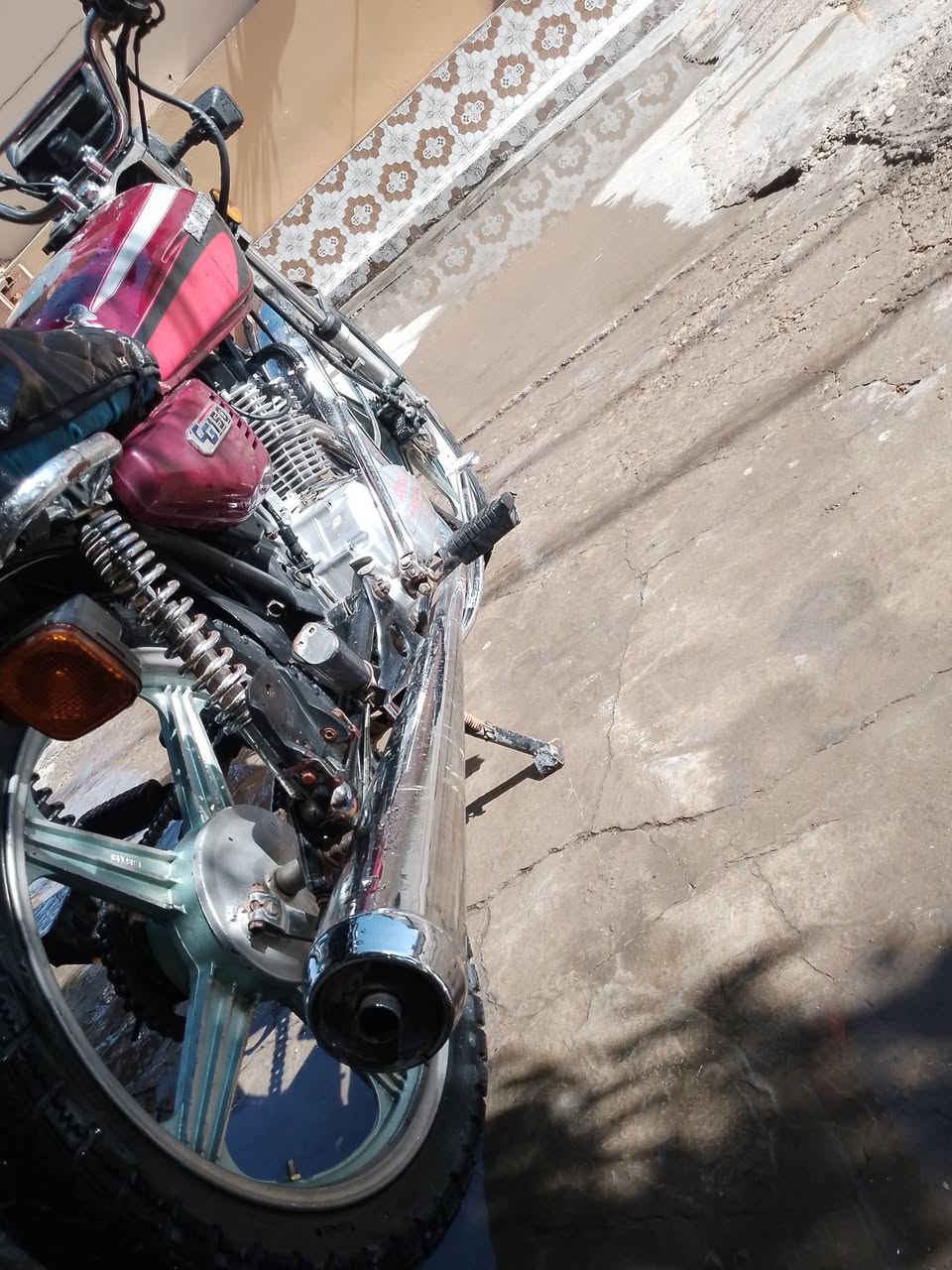 السلام عليكم دراجه للبيع سيفون موديل 20 محرك كفالهكفاله لا مفتوح برغم ما  شراي يدك على رقمي 🔥🔥📞📞  بوكاني جسر خرنابات ديالى  سعر/375 ***********/
