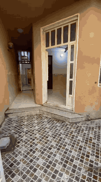 سلام عليكم ورحمة الله
دار لإيجار دوره خلف كليه دجله المساحه 100 متكون من 3نوم وخدمات  ط 3 سعر اجار 650وقابل التفاوض ‏‪***********‬‏
