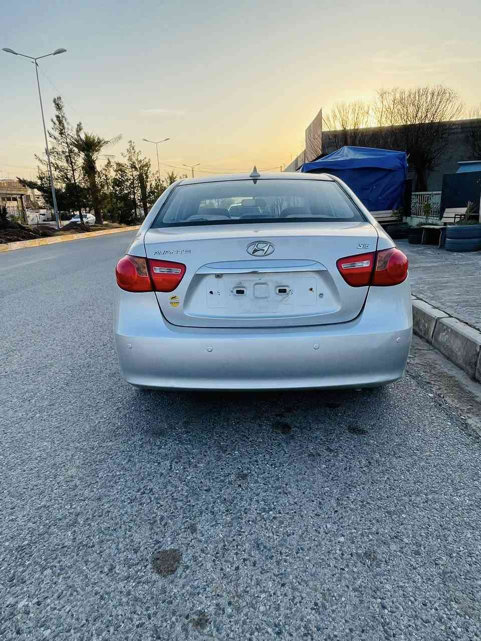 سه‌ره‌تا به‌ناوی خوای گه‌وره‌

هۆندا ئاڤانتی

سعری 48 گه‌لاو یه‌ك تۆز مه‌جال

براوه‌ براوه‌

مۆدیل 2010

قه‌پات مواسه‌ڤات بێ سلایت

مه‌كینه‌ 16 ده‌كشن به‌رز

كوشن جلد كیج وه‌نه‌وشه‌ به‌گ لایت لیزه‌ری ئیكۆ هه‌ر مواسه‌ڤاتیك له‌ ئانتی هه‌بئ تایه‌تی جگه‌ له‌ سلاید ئاوینه‌ ئیشاره‌ت و كاره‌بایی جوار تایه‌یی لۆك لۆكی له‌ ژیره‌ هه‌ڤته‌كه‌ بۆی به‌ستراوه‌ سه‌یاره‌كه‌ وه‌ك شوشه‌یه‌ پیویست به‌ وه‌سڤ ناكات یه‌ك دینار مه‌سروڤی نیه‌ سه‌قڤی. بۆیاخی نیه‌ زۆر ریك و جوانه‌ پشت و پیشی كه‌پسه‌ ده‌عم و لیدراویی نیه‌ به‌شه‌رت سه‌یاره‌كه‌ زۆر ریك و جوانه‌ به‌خزمه‌ت بوه‌ مالی دۆسته‌ یه‌ك عه‌یبی هه‌یه‌ له‌ سایه‌قیكی كه‌مه‌

شوین ناحیه‌یی ئاشتی كۆیه‌

***********

ڤایبه‌رو وه‌تس ئاپی له‌سه‌ره
