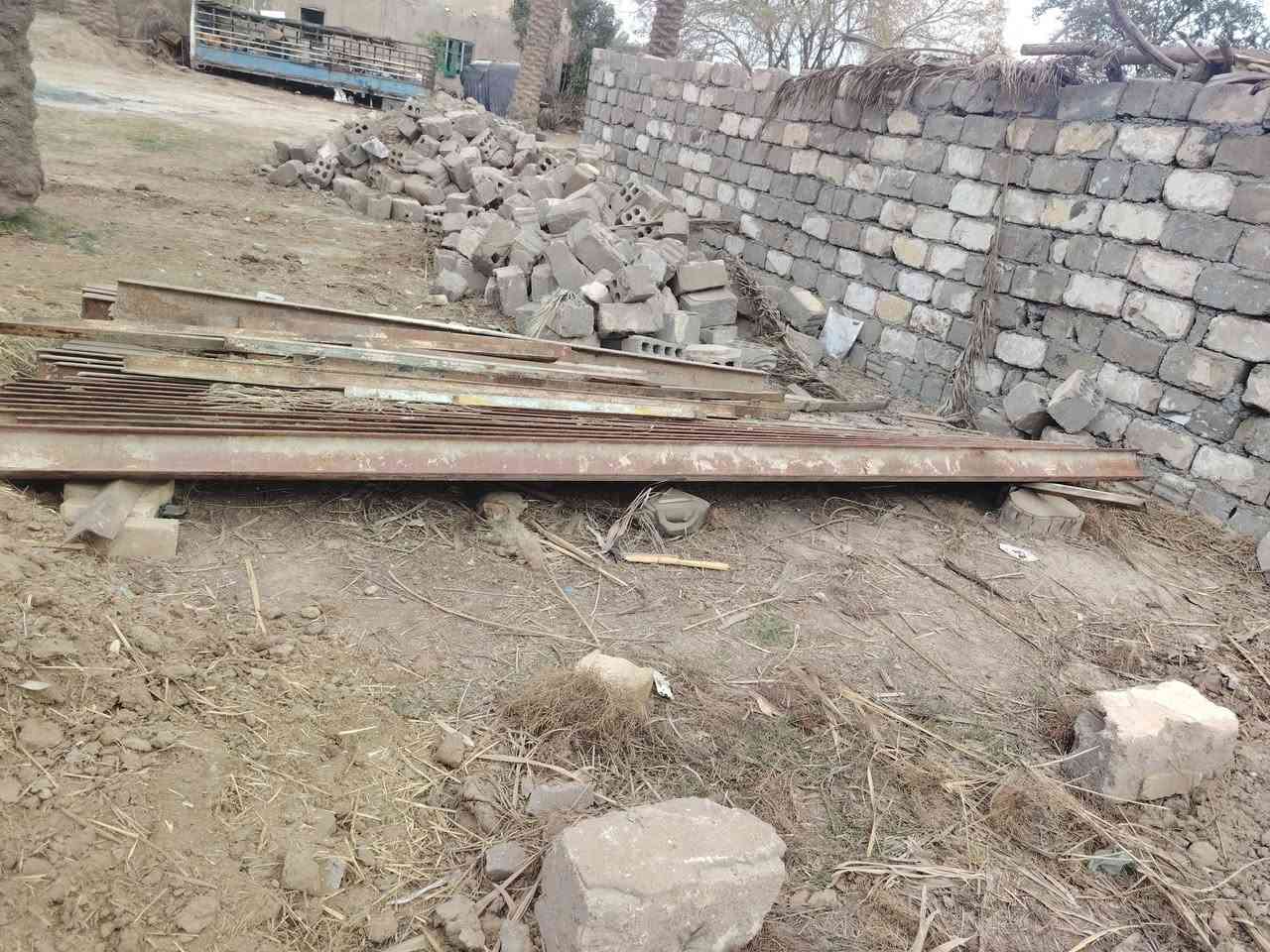 البيع شيلمان الوحده 4متر وعدد و40وحده ***********
